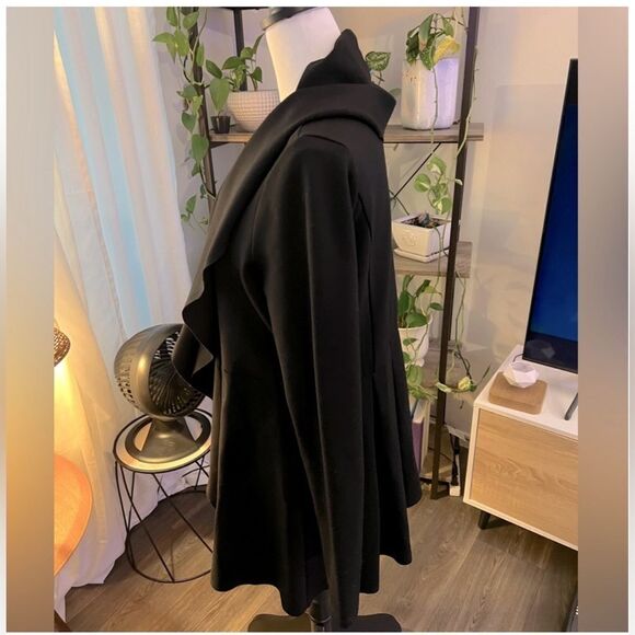 Elegant Black Women's Coat LUII L lined Heavy Hang, Flattering! - Picture 9 of 11